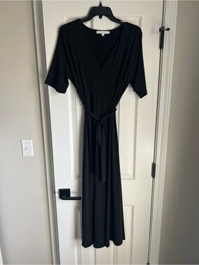 Preston & York Black V-Neck Tie-Waist Midi Dress